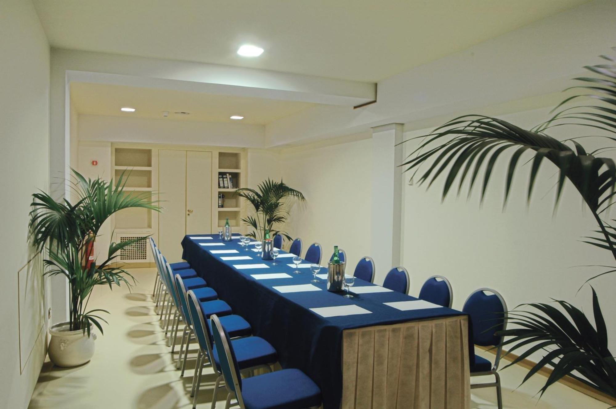 Reginna Palace Hotel مايوري المظهر الخارجي الصورة